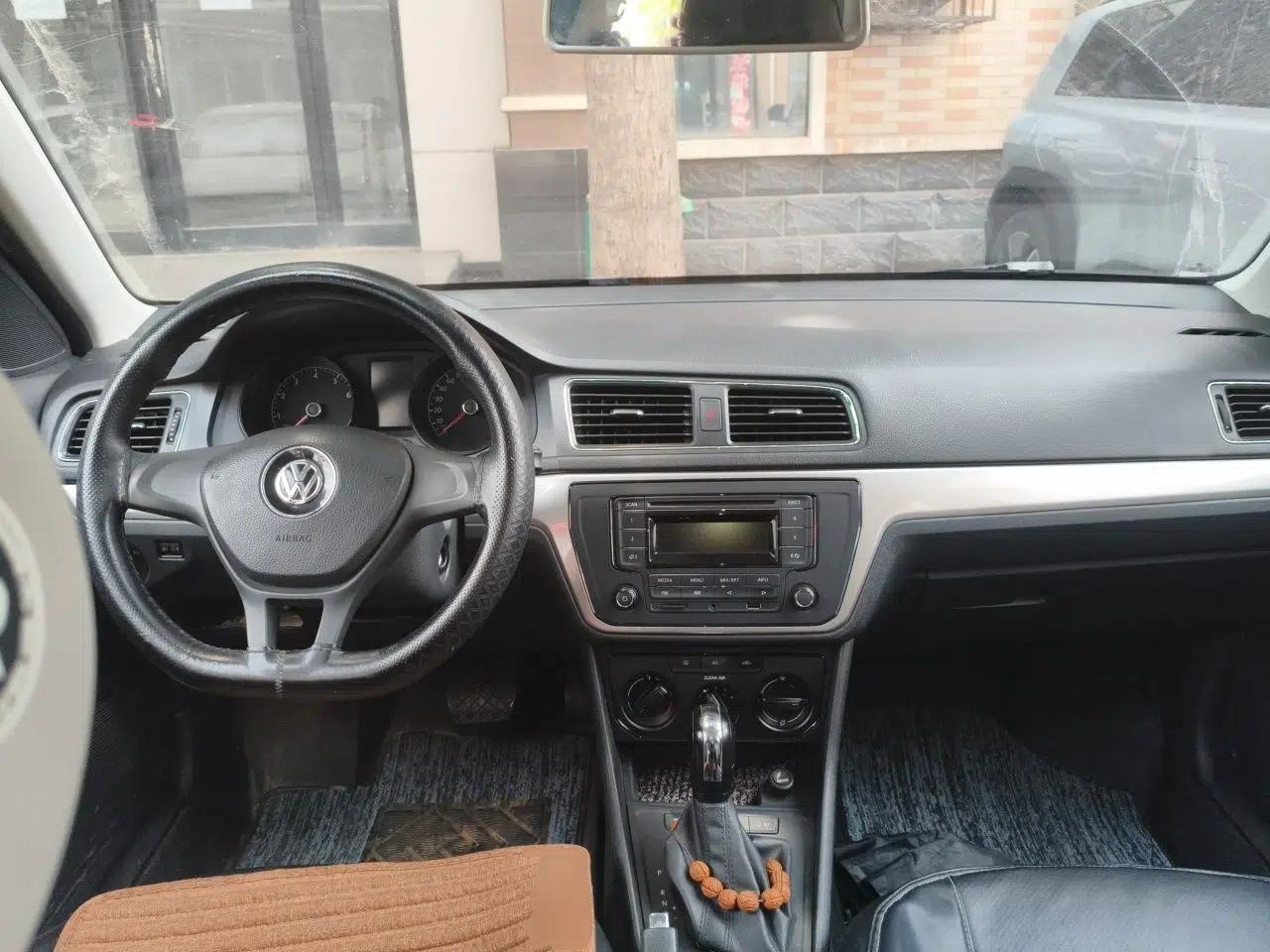 Volkswagen Gran Lavida 2015 1.6L Automatic Fashion Edition — миниатюра 9