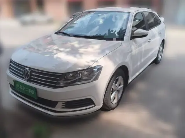 Volkswagen Gran Lavida 2015 1.6L Automatic Fashion Edition