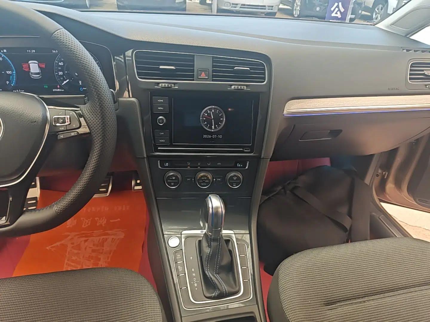 Volkswagen Golf Pure Electric 2020 Chari — миниатюра 15