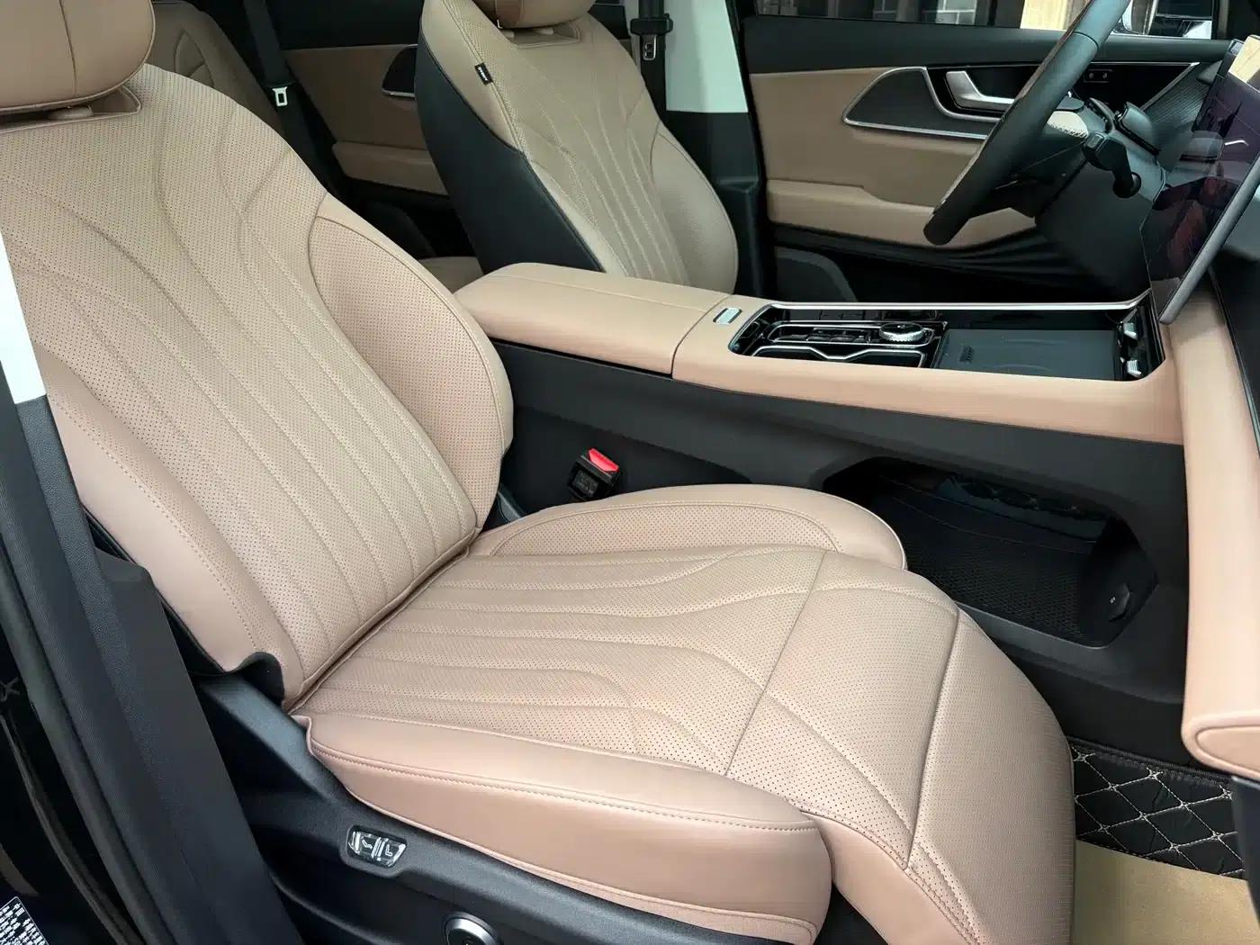 Chery Tiggo 8L 2024 2.0T 2WD Premium Edition 5-seater — миниатюра 12