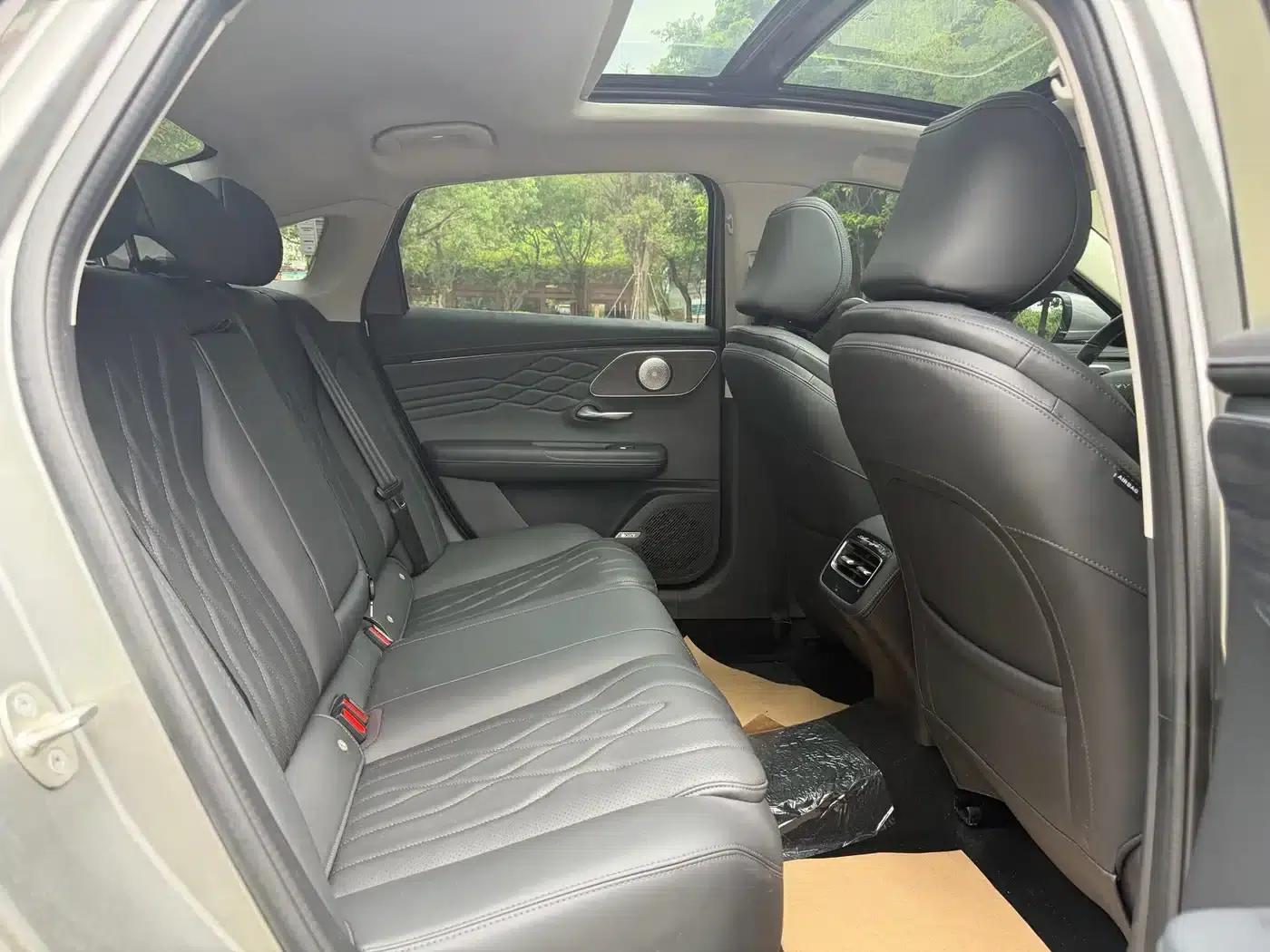 Chery Arrizo 8 PRO 2025 1.6T DCT Comfort Model — миниатюра 18