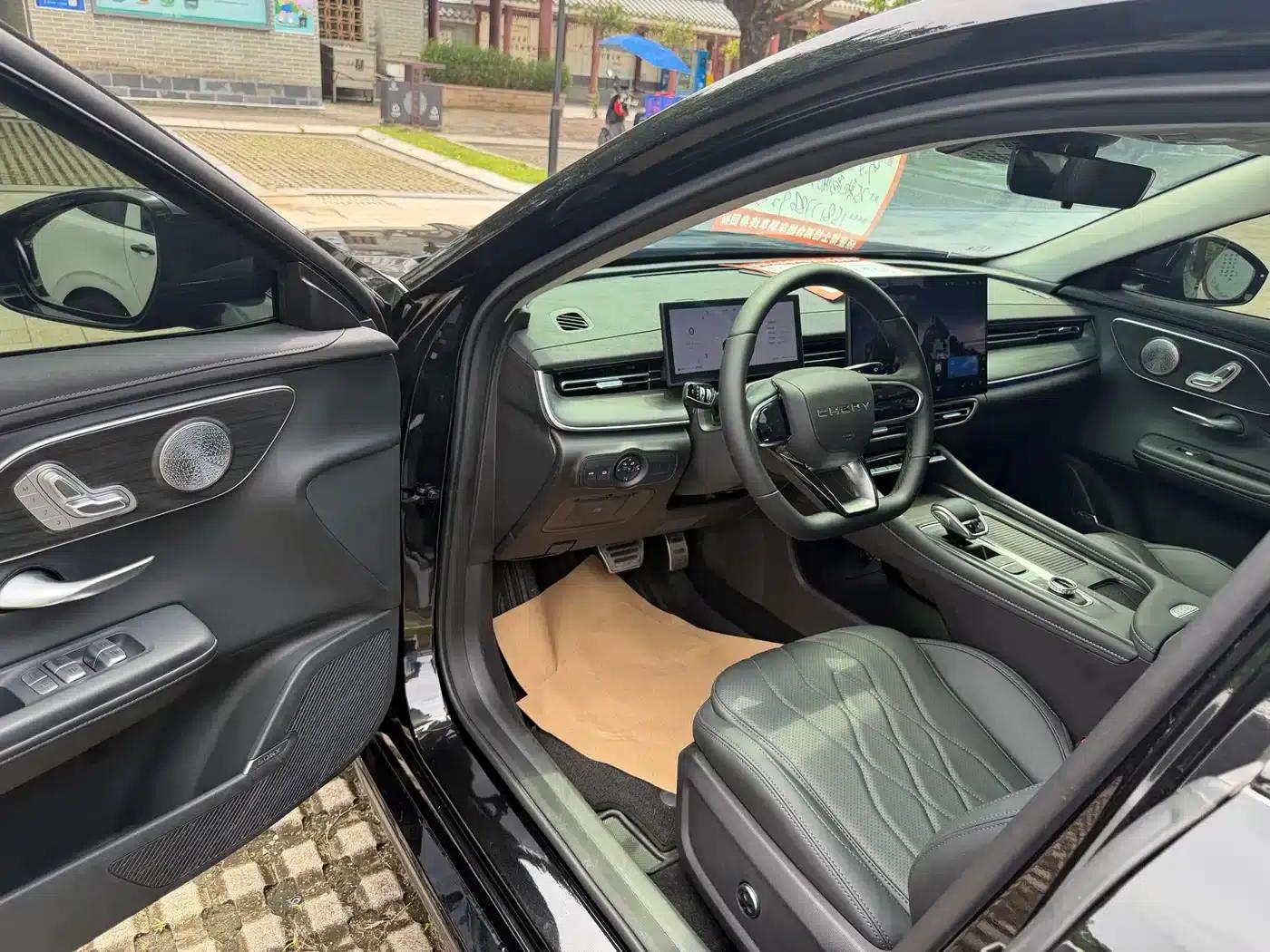 Chery Arrizo 8 PRO 2025 2.0T DCT Luxury Edition — миниатюра 11