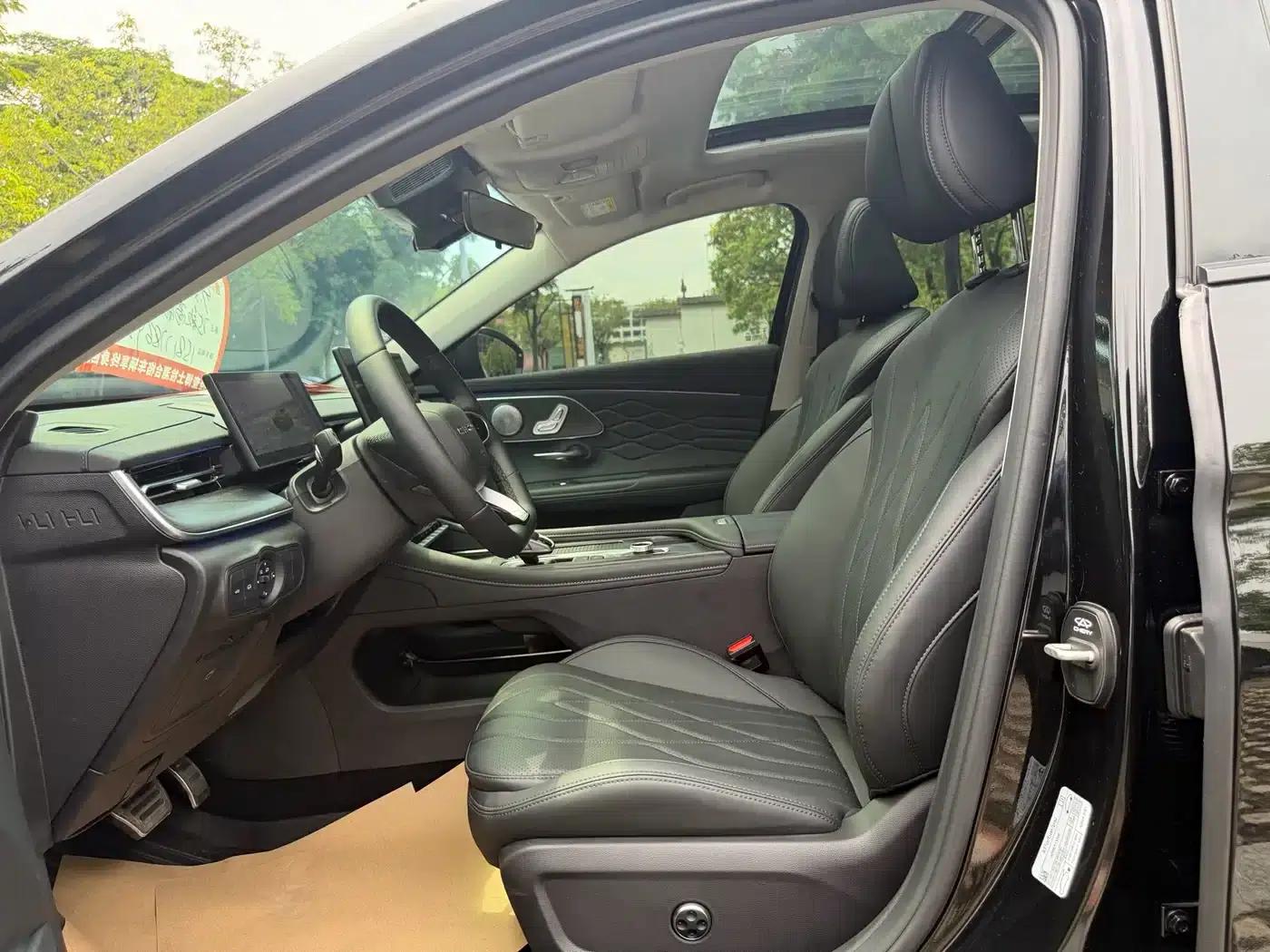 Chery Arrizo 8 PRO 2025 2.0T DCT Luxury Edition — миниатюра 12