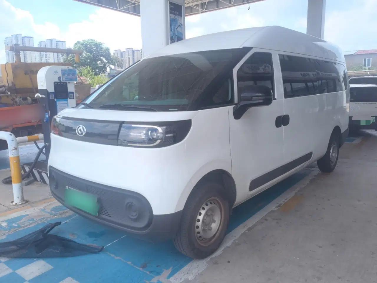 SAIC MAXUS Dana V1 2025 V1+ Long Wheelbase High-Roof Multi-Function Version (64 kWh) — миниатюра 1