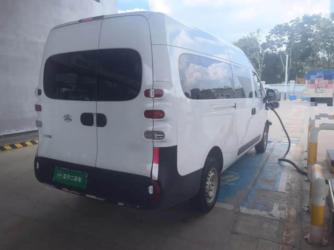 SAIC MAXUS Dana V1 2025 V1+ Long Wheelbase High-Roof Multi-Function Version (64 kWh) — миниатюра 6