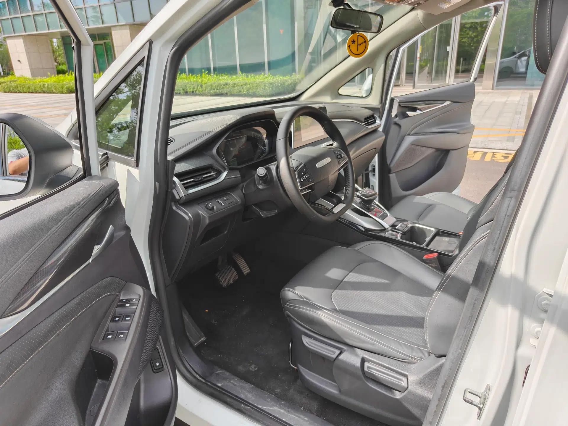 SAIC MAXUS EUNIQ 5 2020 1.3T PLUG-IN Elite Edition — миниатюра 24