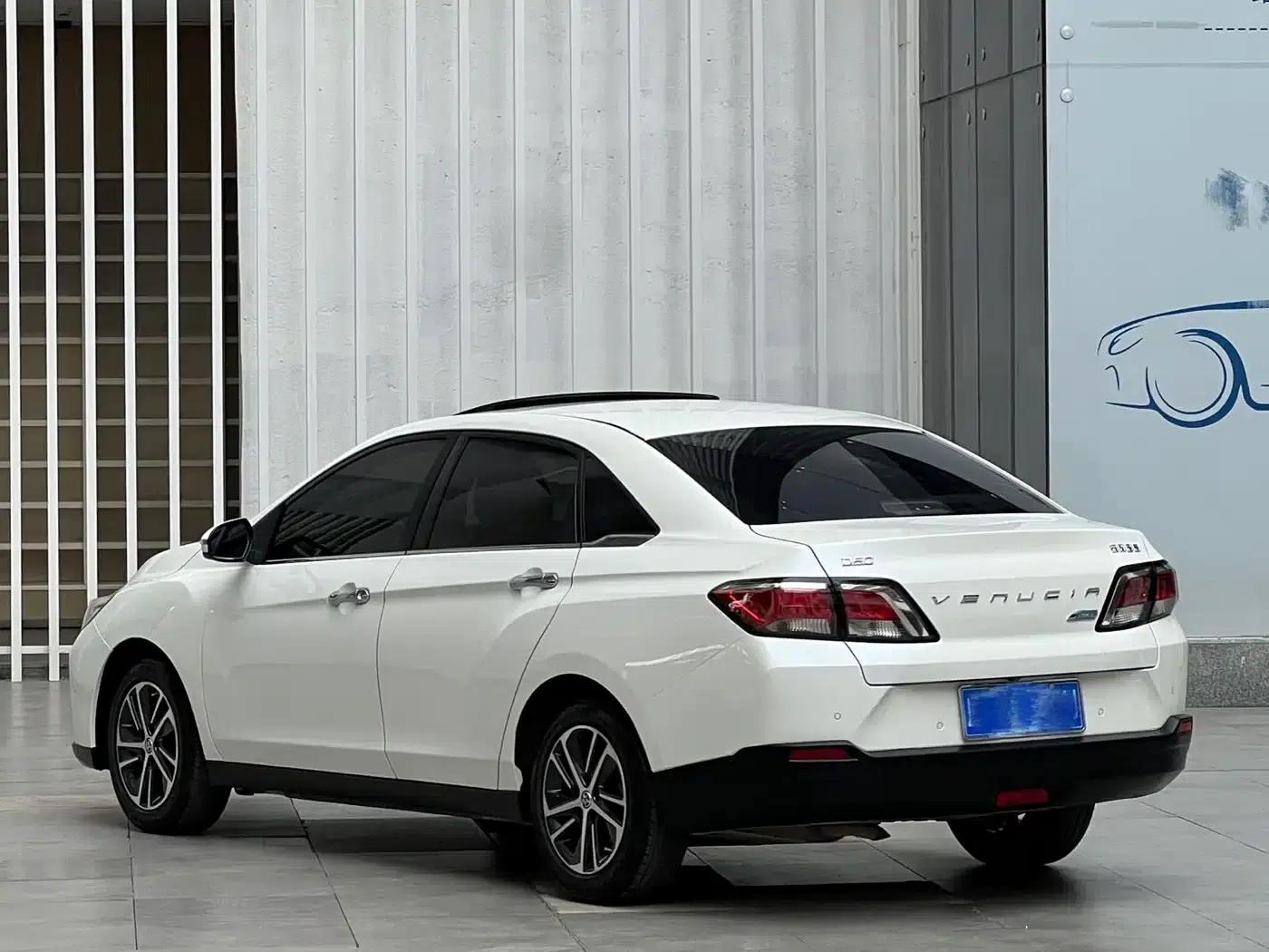 Venucia D60 2019 1.6L XL CVT Intelligent Elite Edition — миниатюра 4