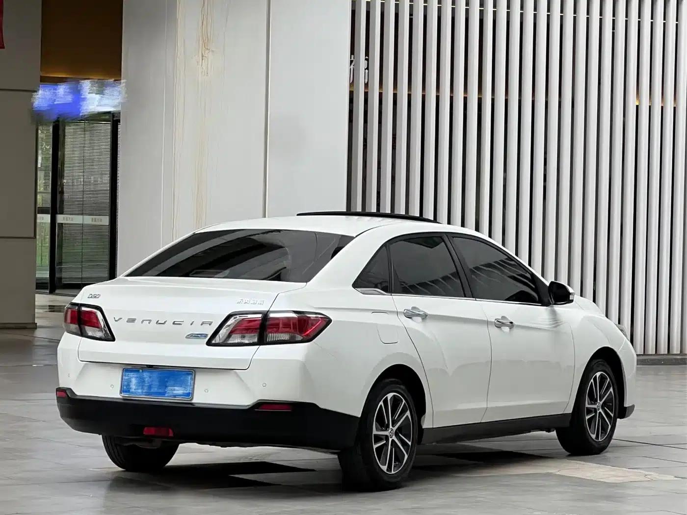 Venucia D60 2019 1.6L XL CVT Intelligent Elite Edition — миниатюра 6