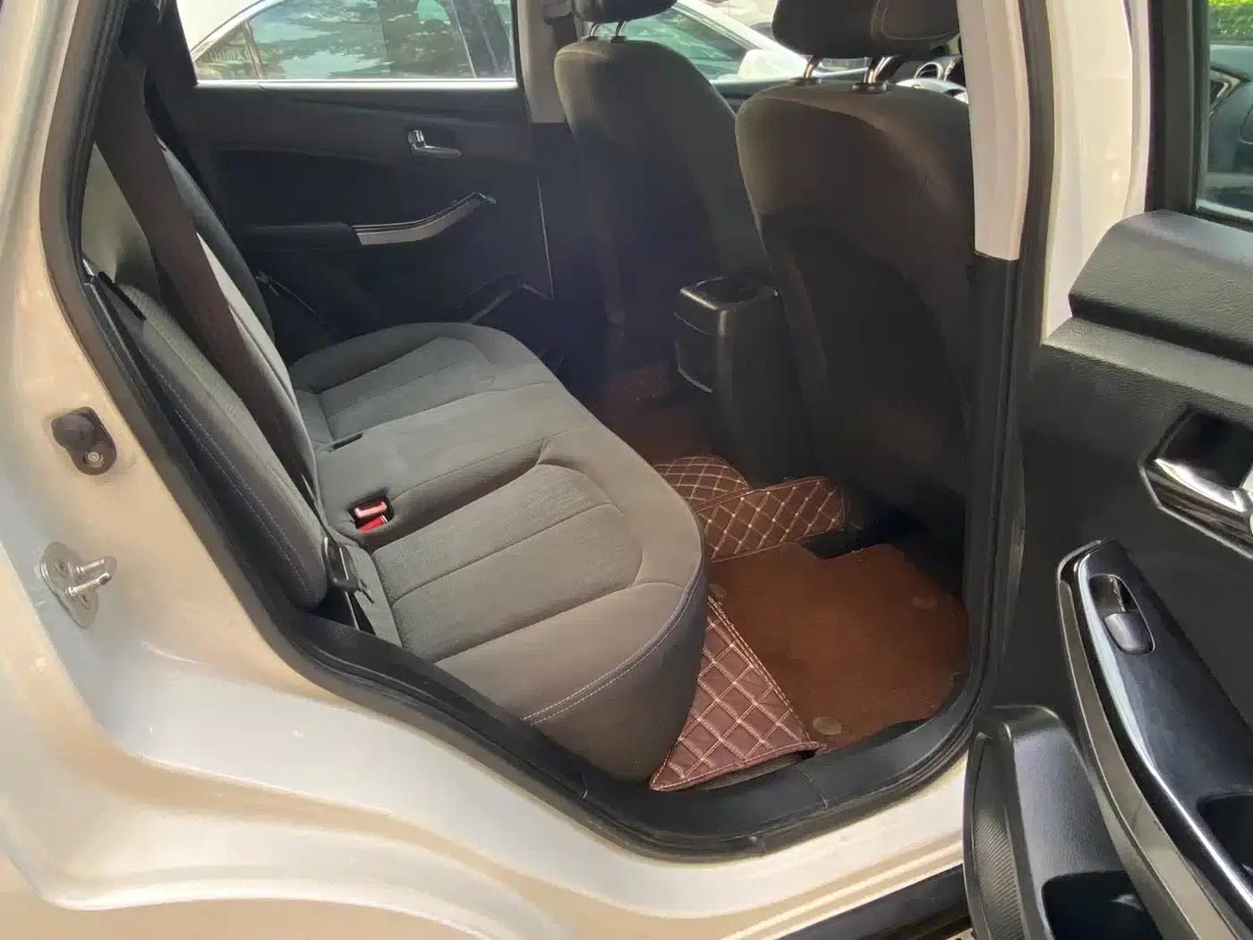 Venucia T70 2016 1.6L Manual Smart Edition — миниатюра 6