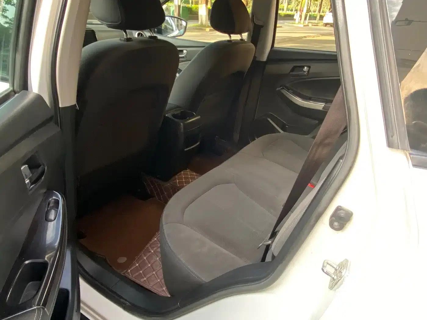 Venucia T70 2016 1.6L Manual Smart Edition — миниатюра 8