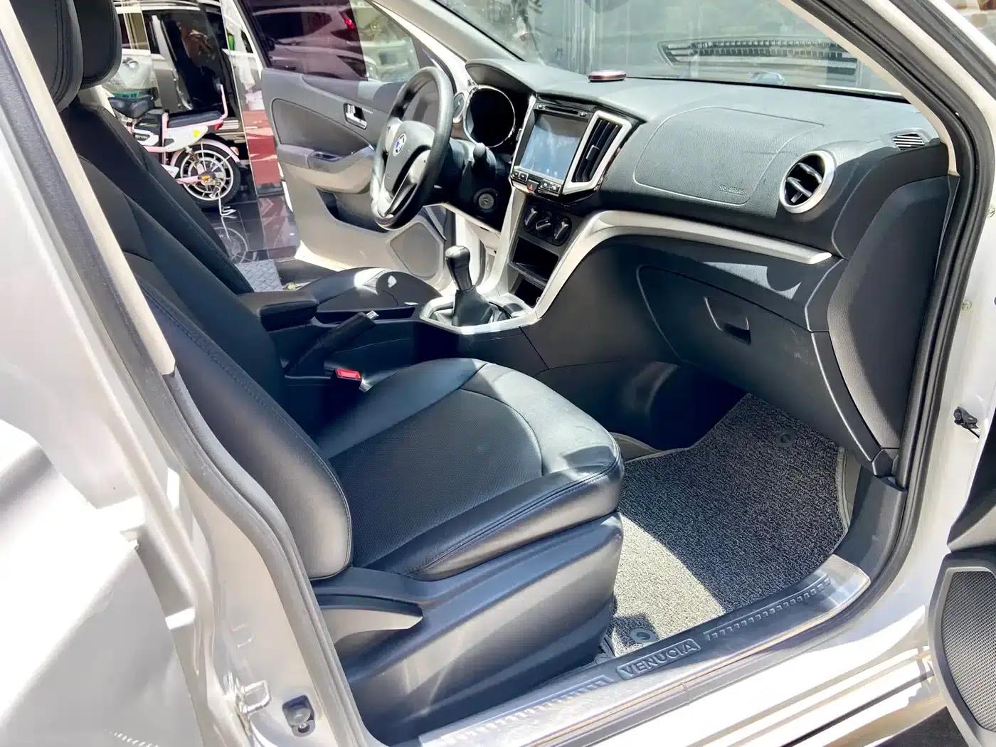 Venucia T70 2015 1.6L Manual Ruixing Edition — миниатюра 11