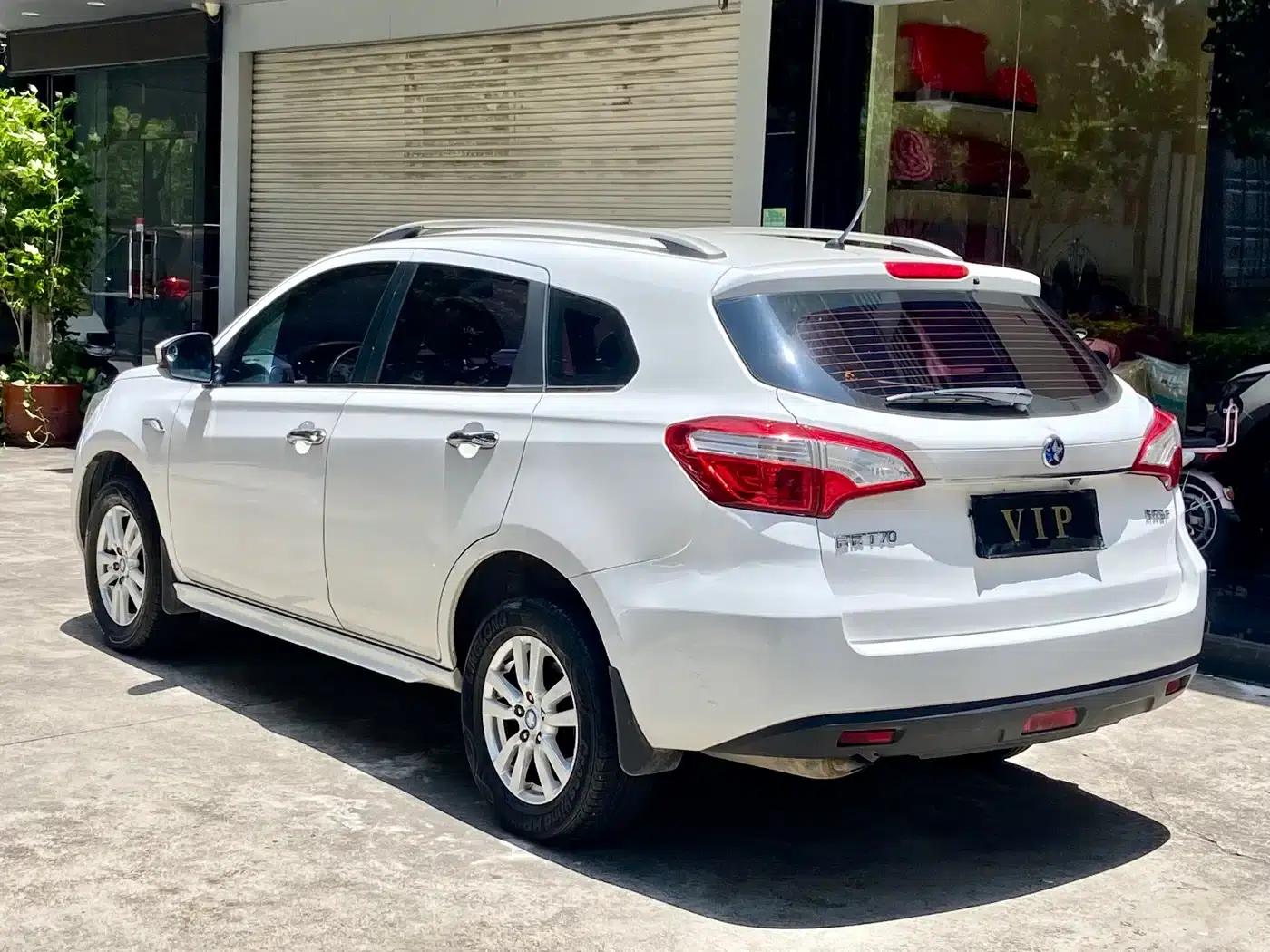 Venucia T70 2015 1.6L Manual Ruixing Edition — миниатюра 5