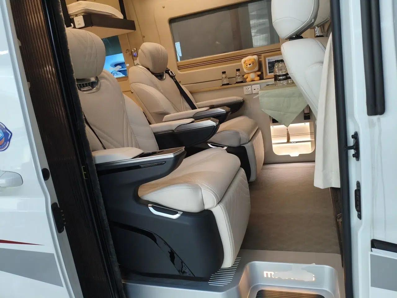 SAIC MAXUS V100 RV SAIC Maxus V100 RV, 2025 model, Traveler PHEV Flagship Edition, longitudinal bed, 6 seats, 2.0T automatic transmission. — миниатюра 17