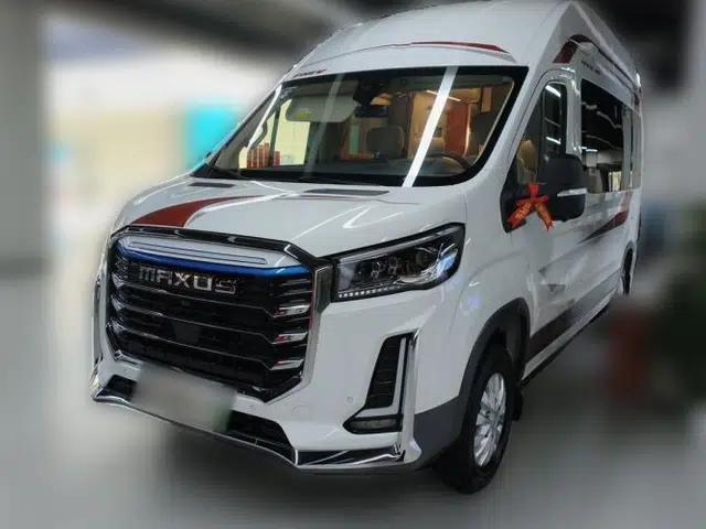 SAIC MAXUS V100 RV SAIC Maxus V100 RV, 2025 model, Traveler PHEV Flagship Edition, longitudinal bed, 6 seats, 2.0T automatic transmission.