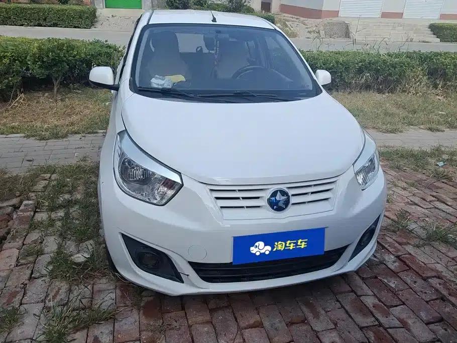 Venucia R30 2016 1.2L Manual Premium Edition — миниатюра 2