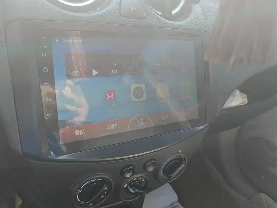 Venucia R30 2016 1.2L Manual Premium Edition — миниатюра 13