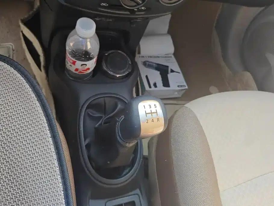 Venucia R30 2016 1.2L Manual Premium Edition — миниатюра 16