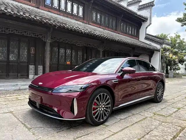 Fengyun A9L 2025 All-Wheel Drive High-Performance Peak Edition