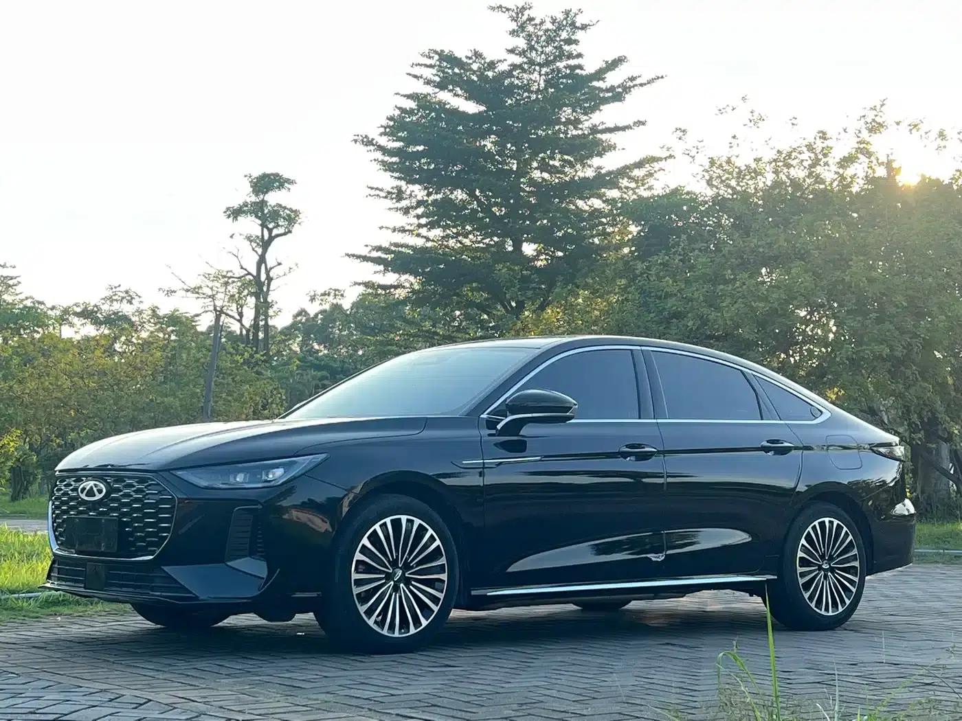 Fengyun A8L 2025 1.5TGDI 145km Luxury Edition — миниатюра 1