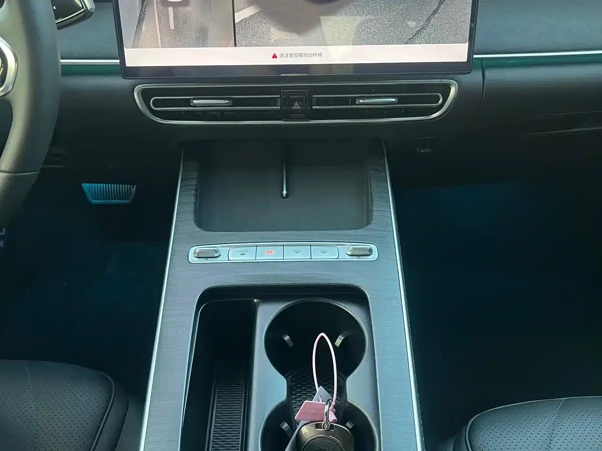 Fengyun A8L 2025 1.5TGDI 145km Luxury Edition — миниатюра 14