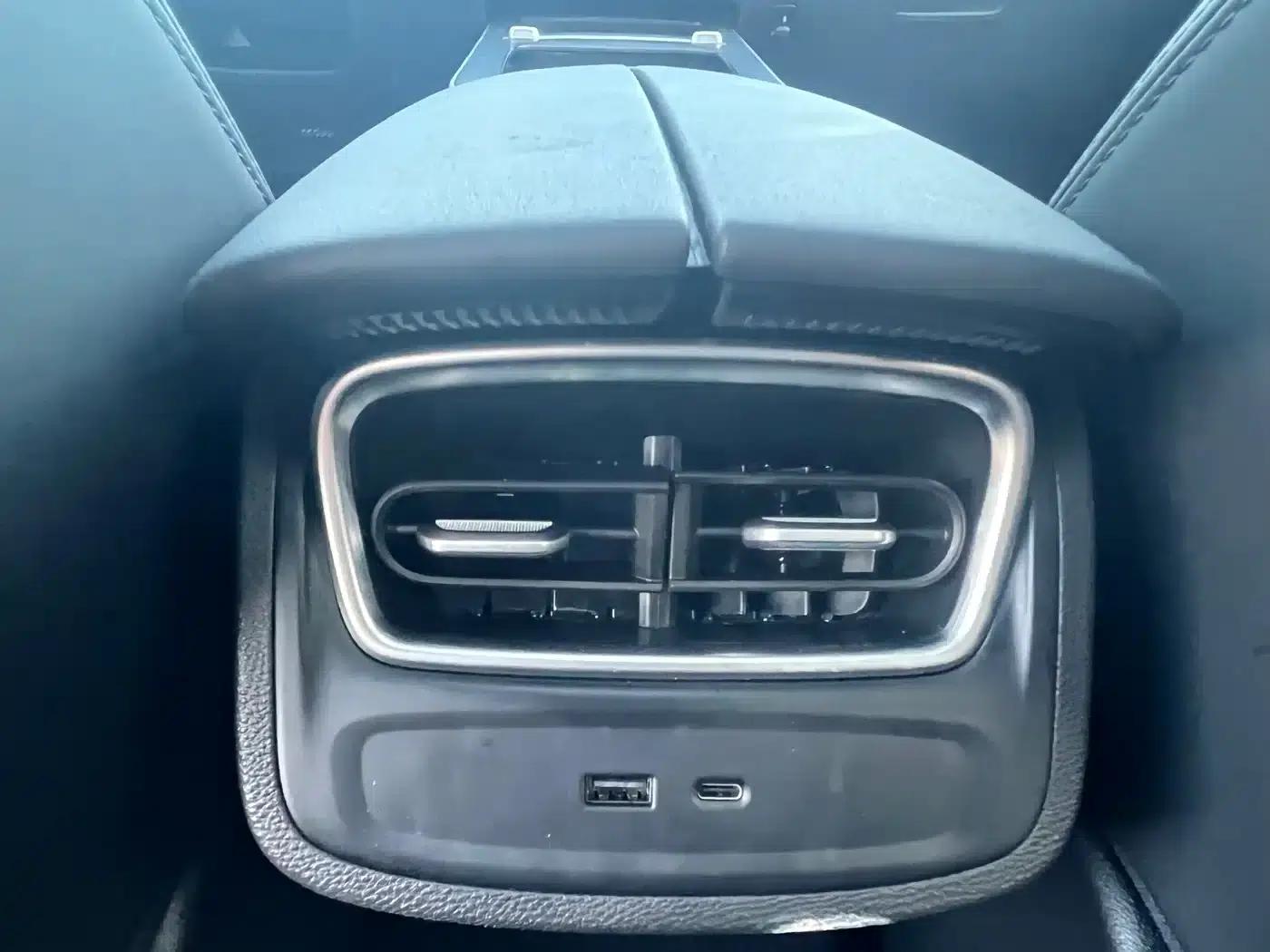 Fengyun A8L 2025 1.5TGDI 145km Luxury Edition — миниатюра 15