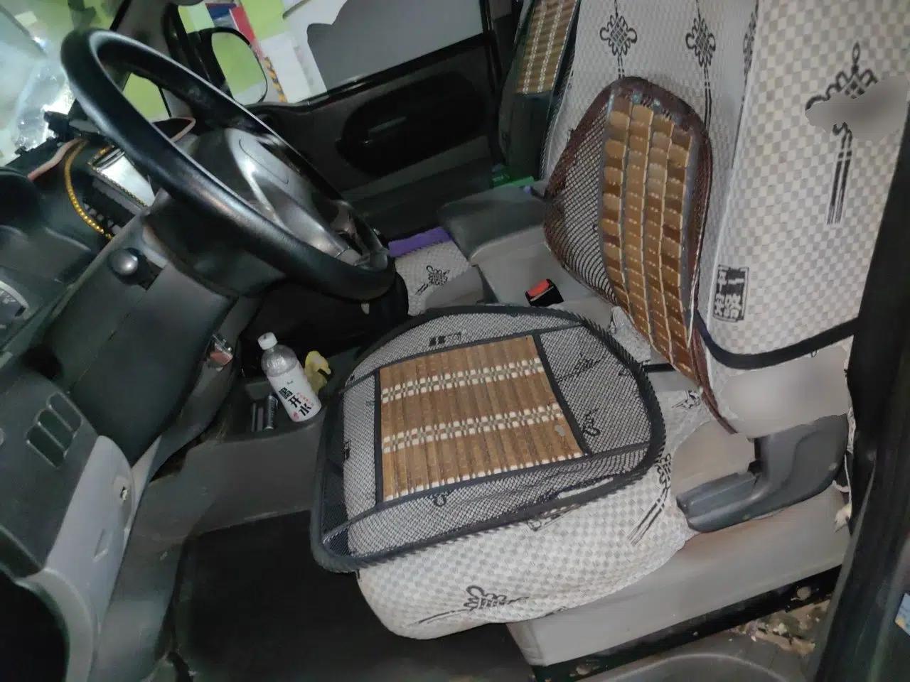 FORTHING Lingzhi 2013 V3 1.5L 7-Seater Standard Model II — миниатюра 15
