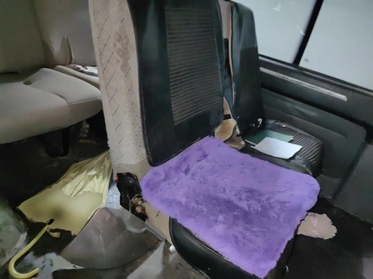 FORTHING Lingzhi 2013 V3 1.5L 7-Seater Standard Model II — миниатюра 17