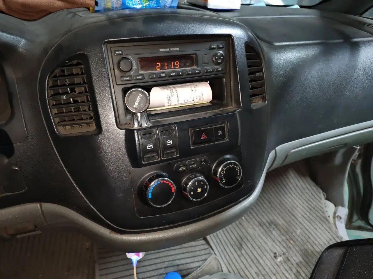 FORTHING Lingzhi 2013 M3 1.6L 7-Seater Comfort Model — миниатюра 13