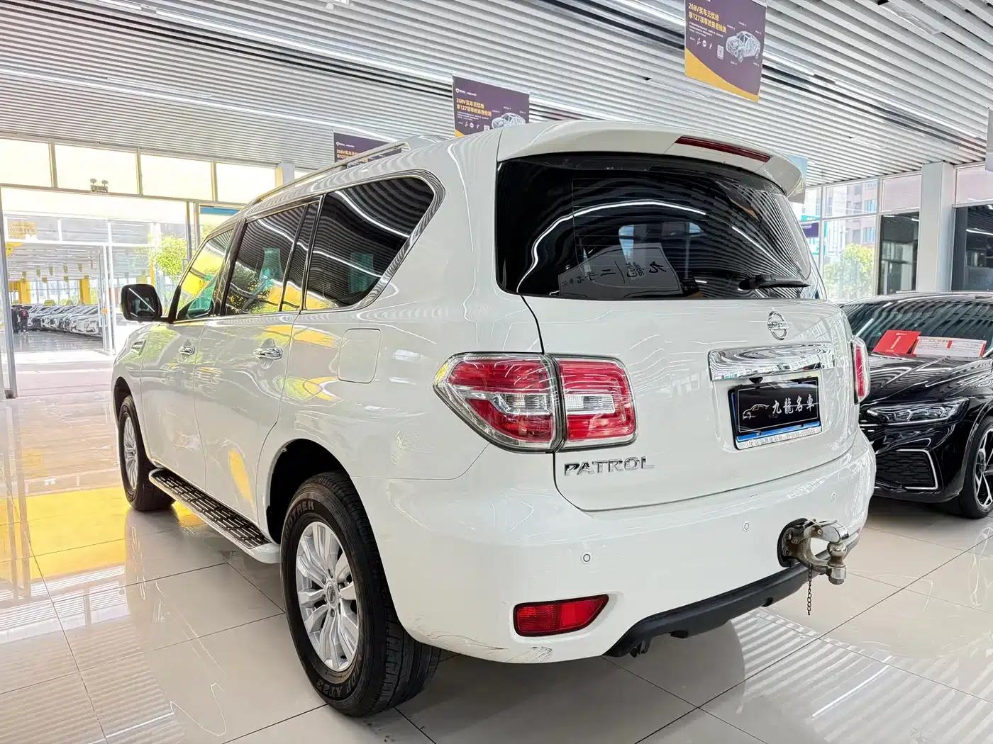 Nissan Patrol 2018 4.0L Leader Edition — миниатюра 5