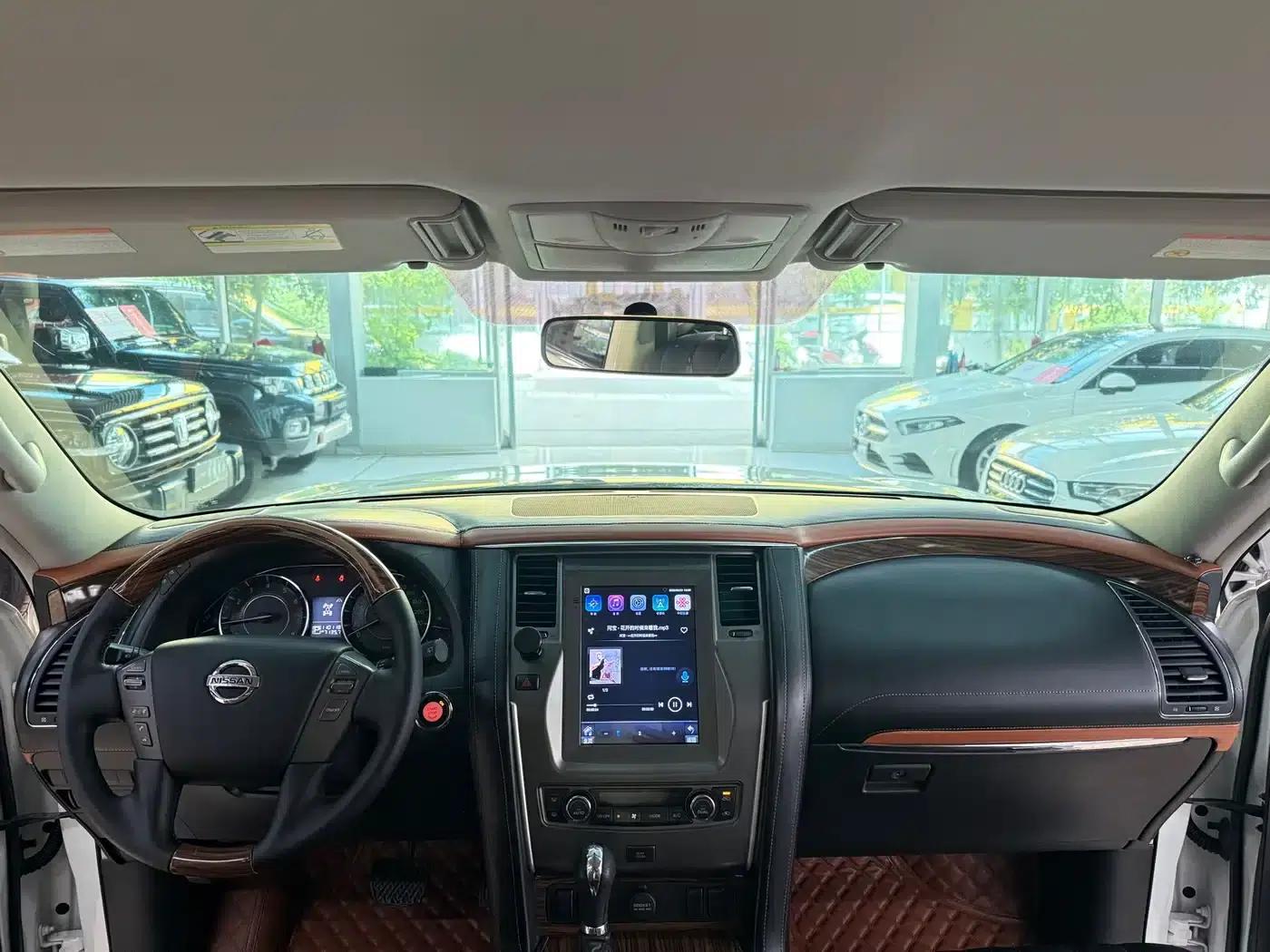 Nissan Patrol 2018 4.0L Leader Edition — миниатюра 8