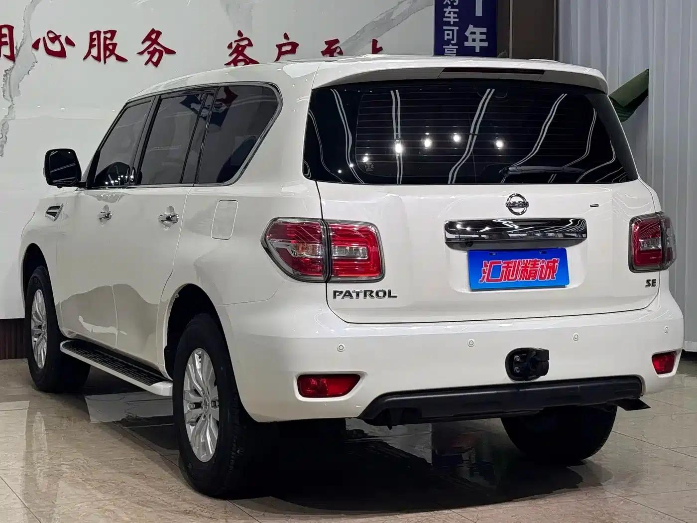 2017 Nissan Patrol 4.0L SE Middle East Edition — миниатюра 4
