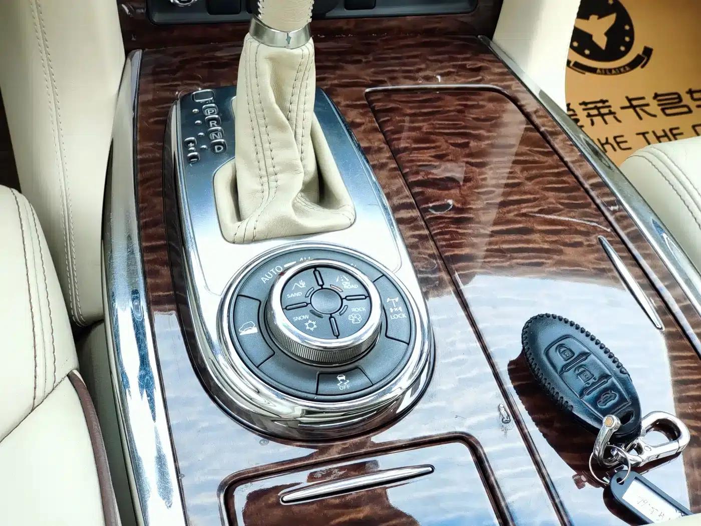Nissan Patrol 2012 5.6L V8 Flagship Edition — миниатюра 14