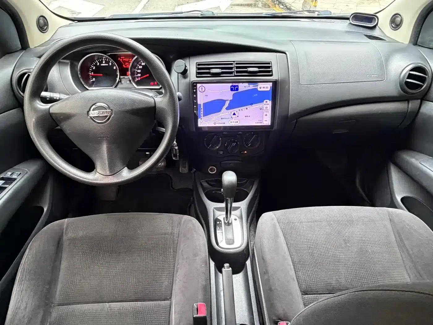 Nissan Livina 2013 1.6XE CVT Comfort Edition — миниатюра 6