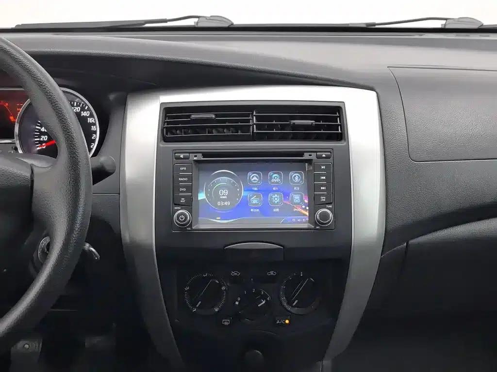 Nissan Livina 2015 1.6XE Manual Comfort Edition — миниатюра 12