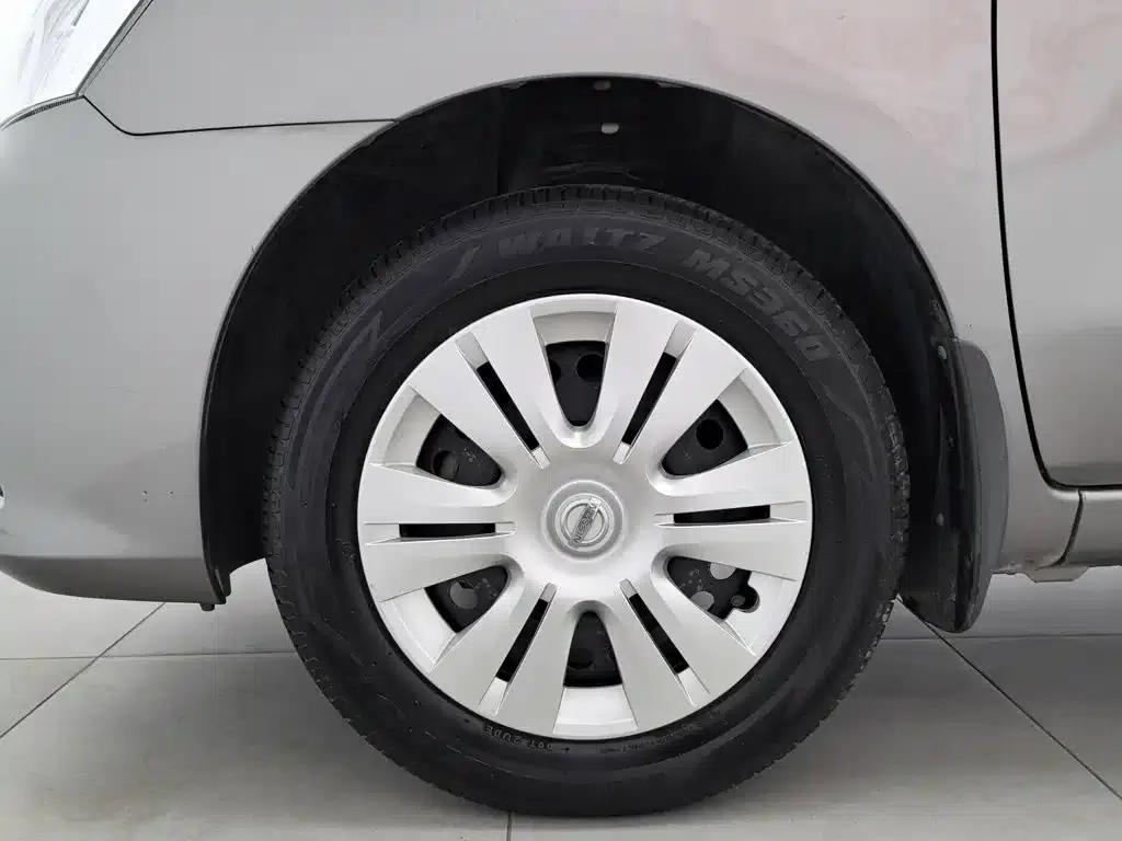 Nissan Livina 2015 1.6XE Manual Comfort Edition — миниатюра 17