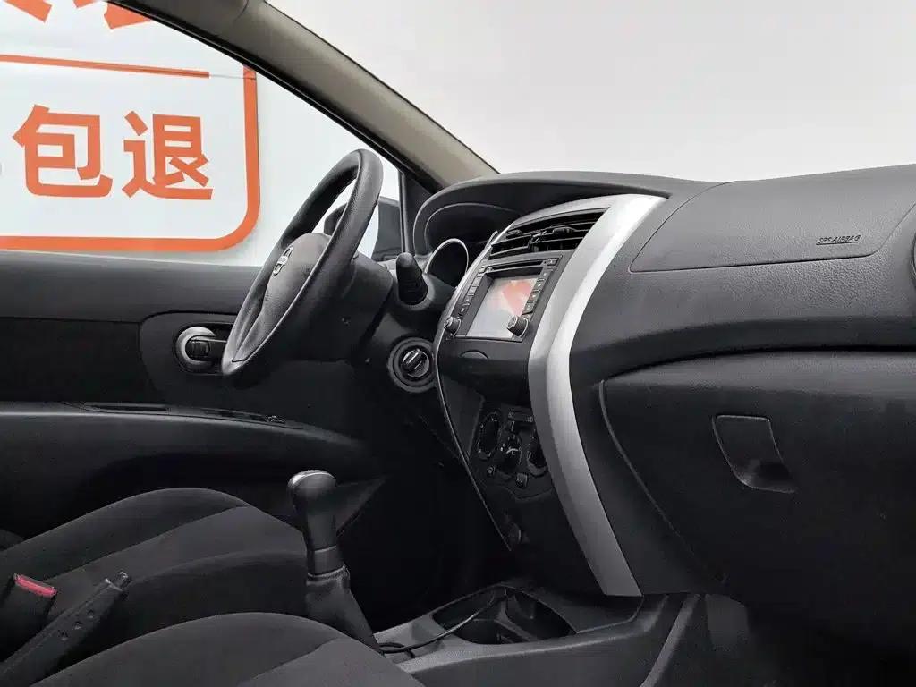 Nissan Livina 2015 1.6XE Manual Comfort Edition — миниатюра 22