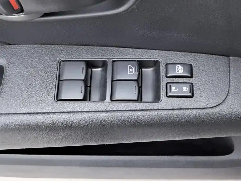 Nissan Livina 2015 1.6XE Manual Comfort Edition — миниатюра 9