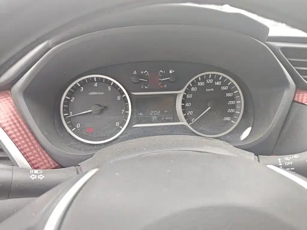 Nissan Bluebird 2020 1.6L CVT Cool Edition — миниатюра 4