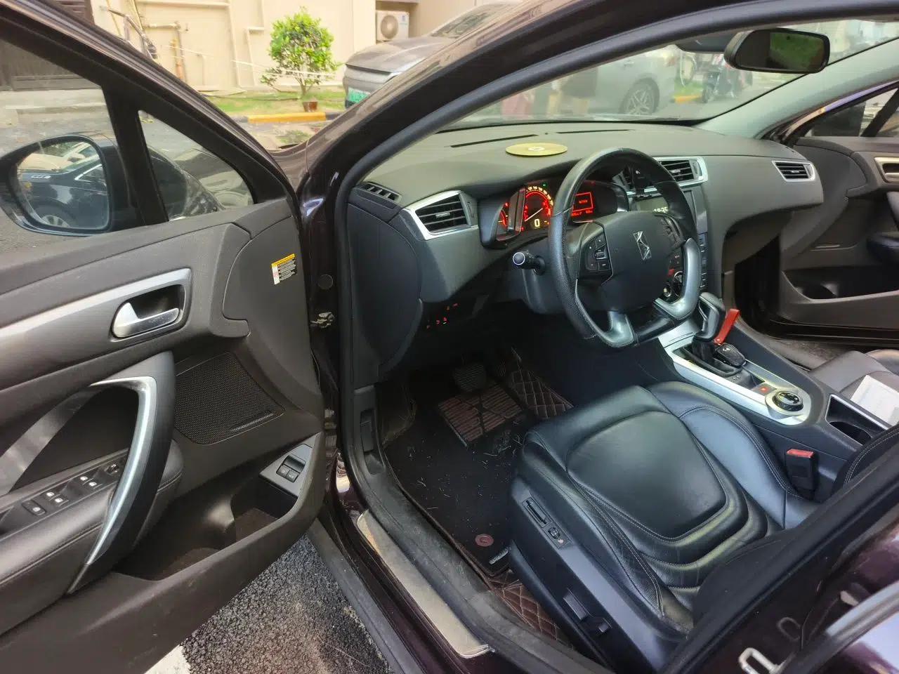 DS 6 2014 1.6T Luxury Edition THP160 — миниатюра 16
