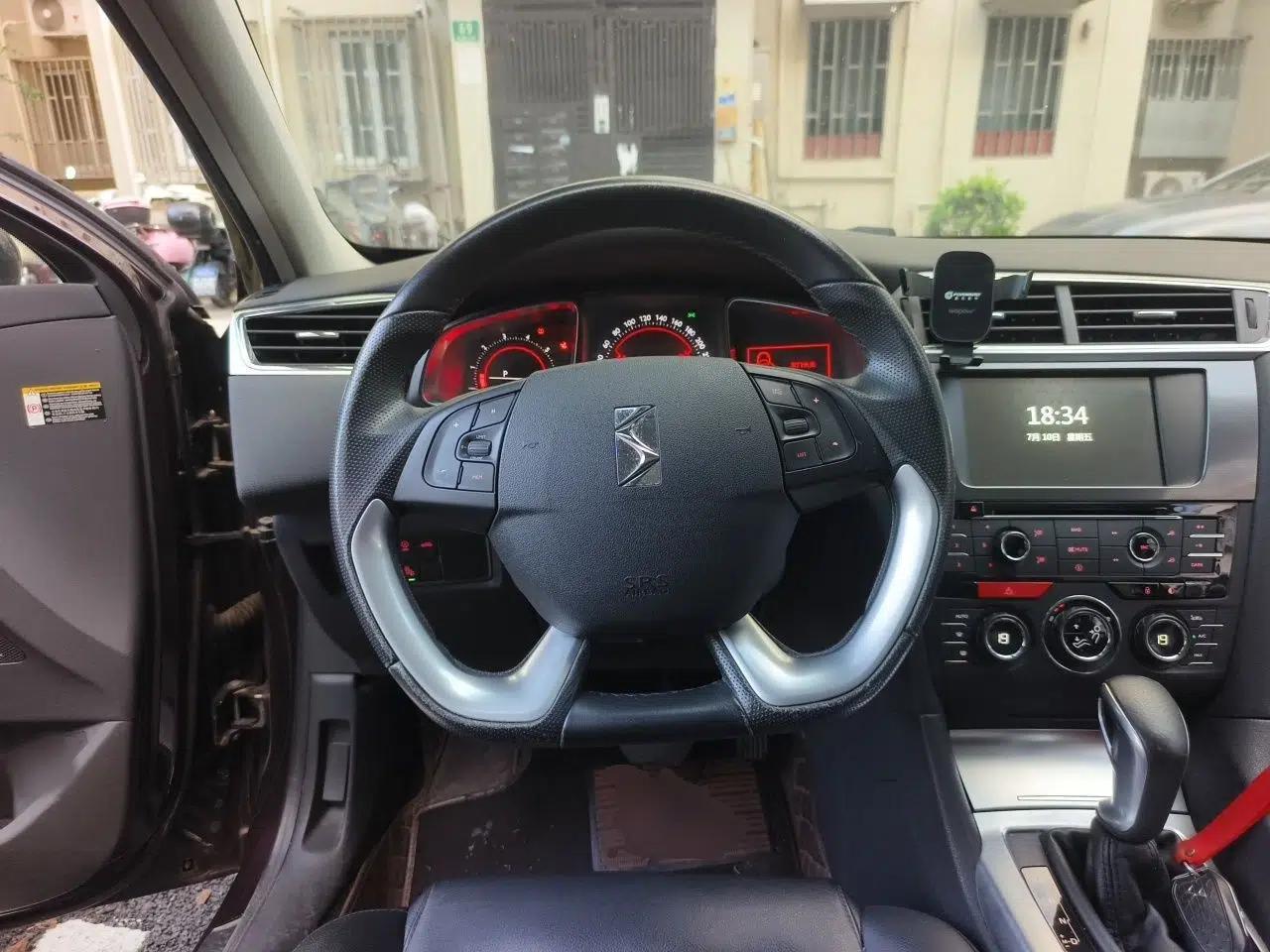 DS 6 2014 1.6T Luxury Edition THP160 — миниатюра 10