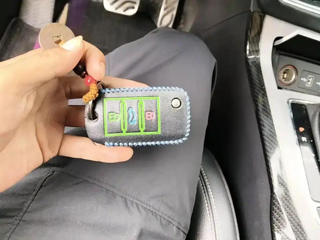 Roewe RX5 2016 20T Two-Wheel Drive Automatic Internet Smart Edition — миниатюра 15