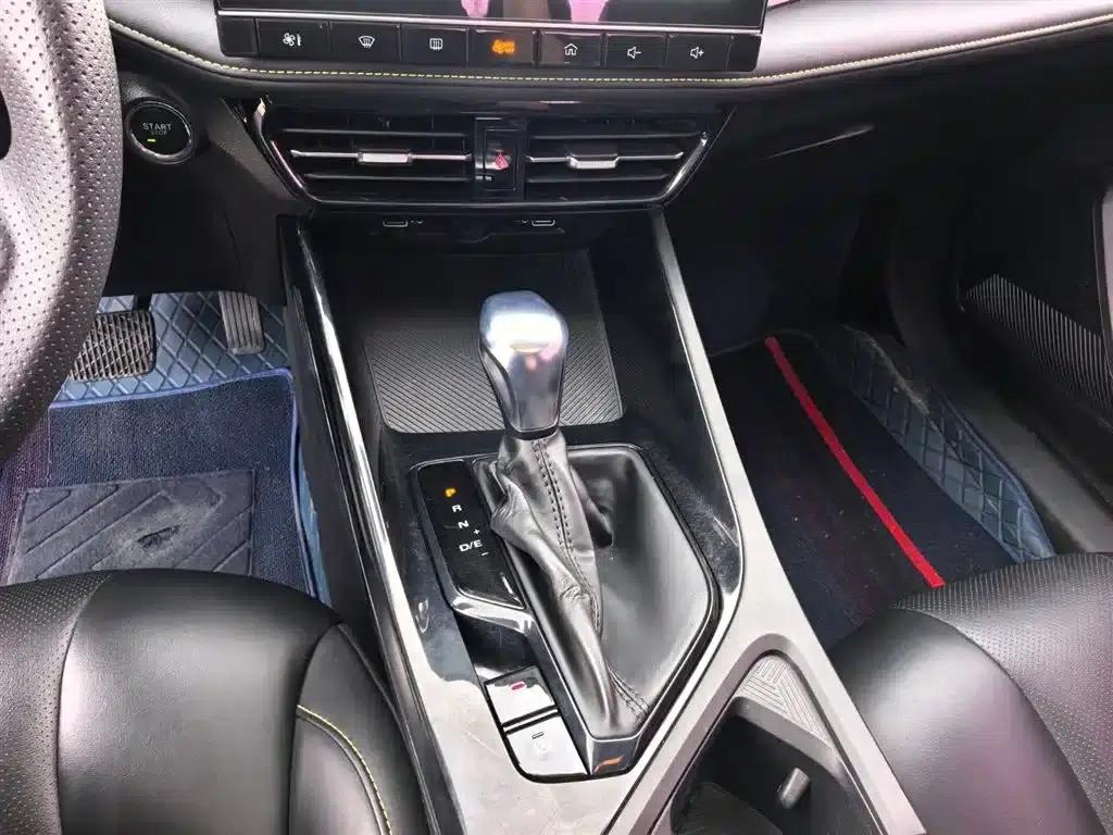 Roewe i5 2021 1.5L CVT Diamond Edition — миниатюра 15