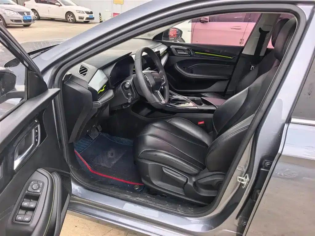 Roewe i5 2021 1.5L CVT Diamond Edition — миниатюра 9