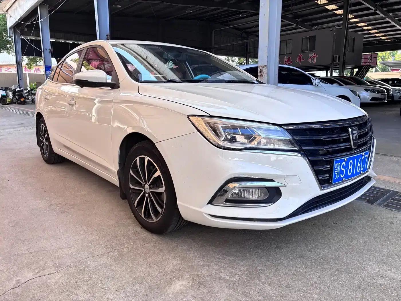 Roewe i5 2020 1.5L Automatic 4G Connected Leading Flagship Edition — миниатюра 4