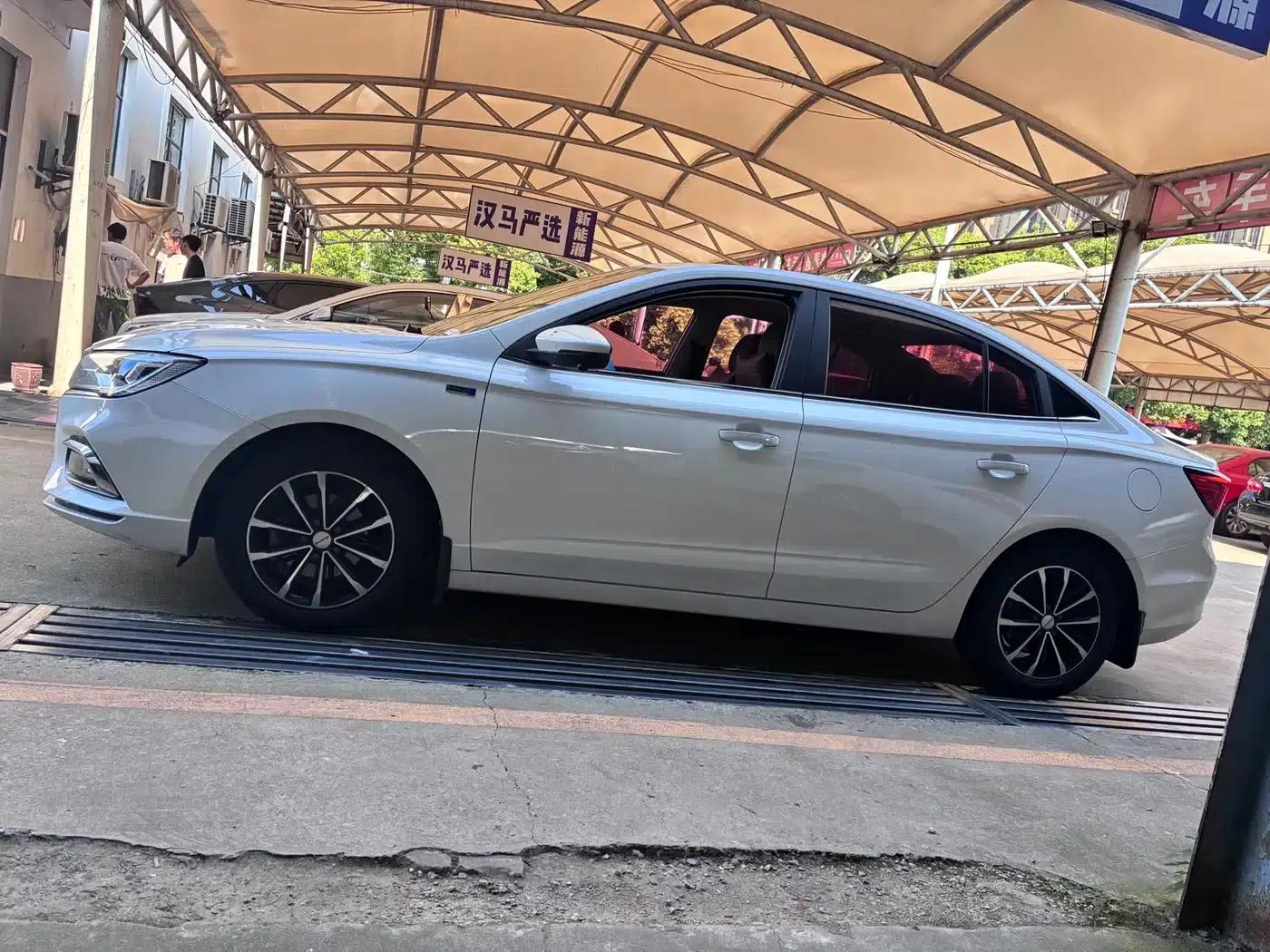 Roewe i5 2020 1.5L Automatic 4G Connected Leading Flagship Edition — миниатюра 5