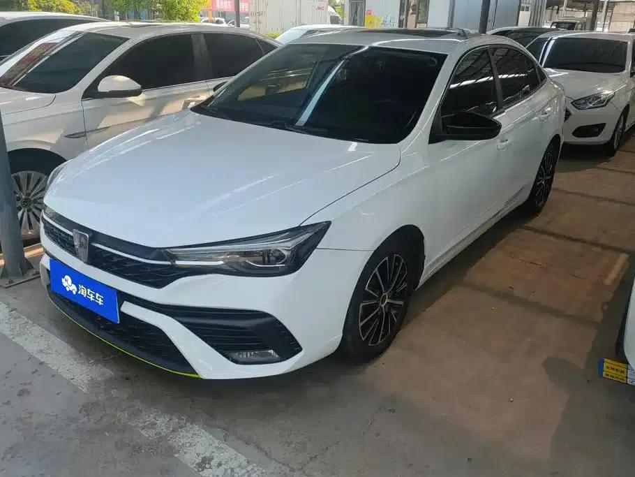 Roewe i5 2021 1.5L CVT Black Gold Edition — миниатюра 1