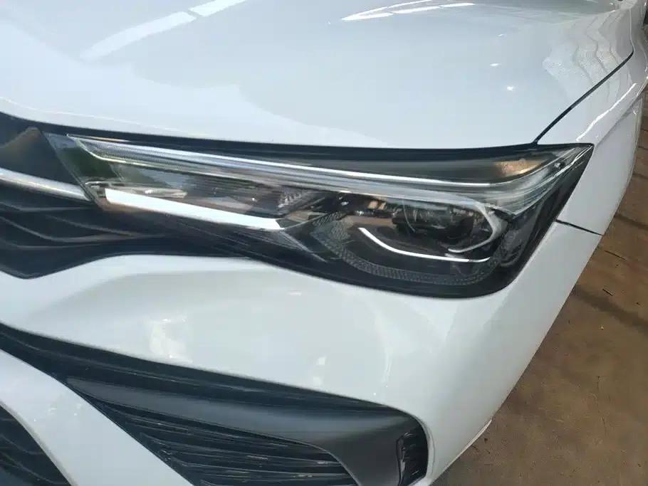 Roewe i5 2021 1.5L CVT Black Gold Edition — миниатюра 5