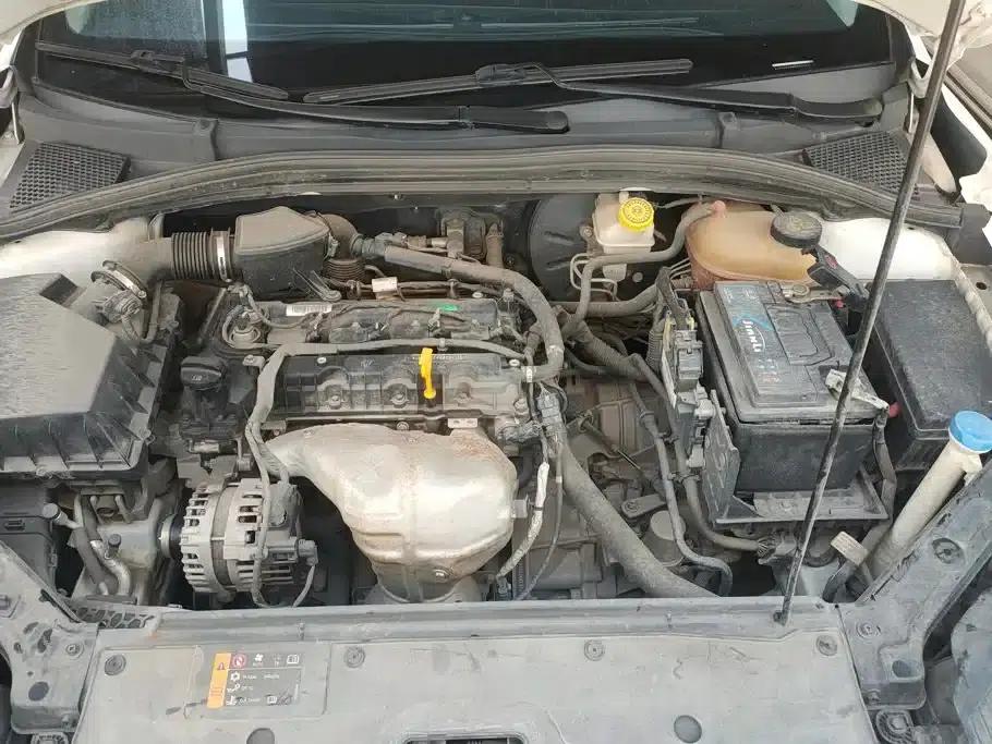 Roewe i5 2021 1.5L CVT Black Gold Edition — миниатюра 10