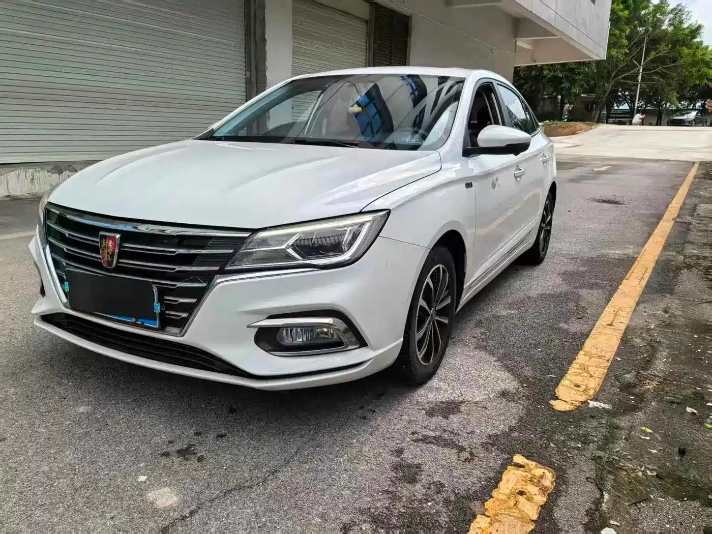 Roewe i5 2020 1.5L Automatic 4G Connected Leading Flagship Edition — миниатюра 1