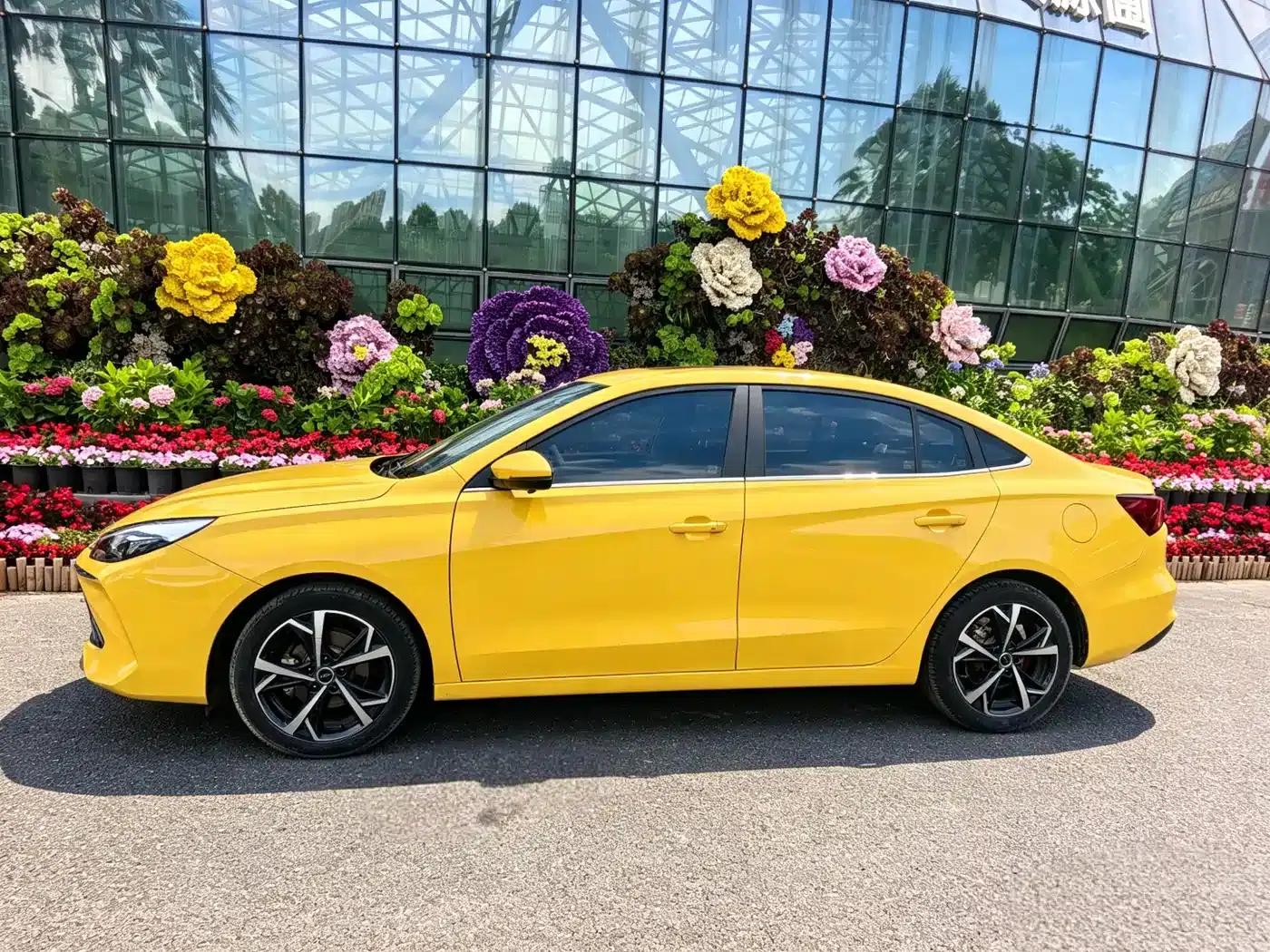 Roewe i5 2023 1.5L CVT Flagship Edition — миниатюра 3
